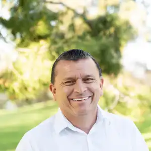 Ricardo Peña, Licensed Clinical Social Worker in California
